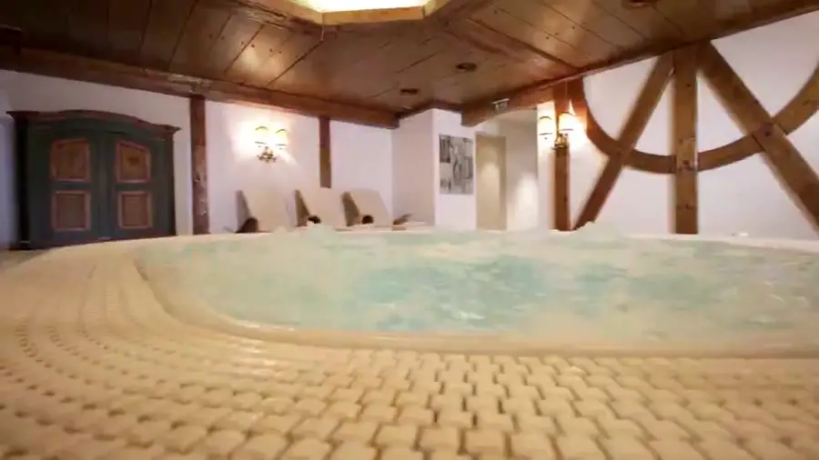 Whirlpool im Solebad des Hotels